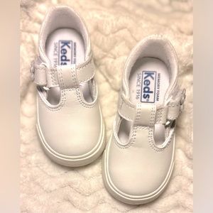 Keds DAPHNE T-Strap Leather Sneaker • White • 4.5